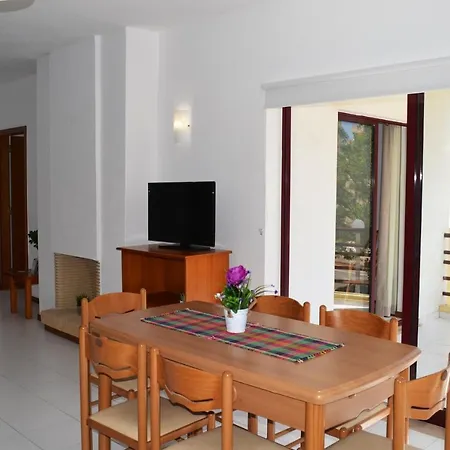 Tower House Rocha Daire